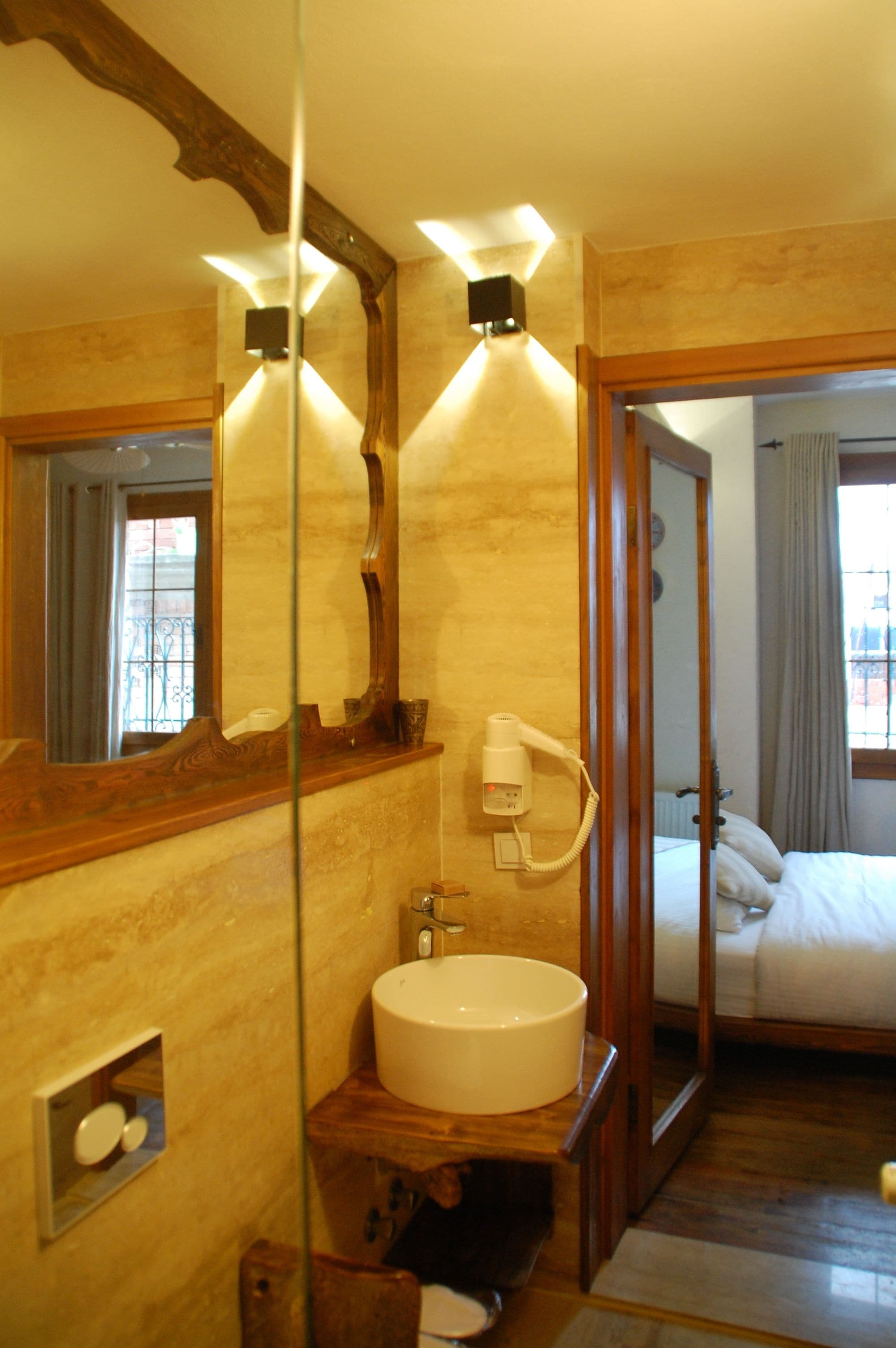 deluxe double room | bathroom | free toiletries, hair dryer, slippers, towels