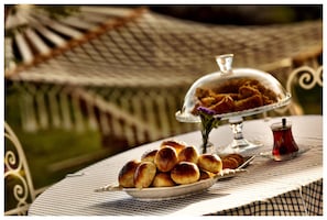 Daily buffet breakfast for a fee - Deniz Kabugu Hotel (Cesme)
