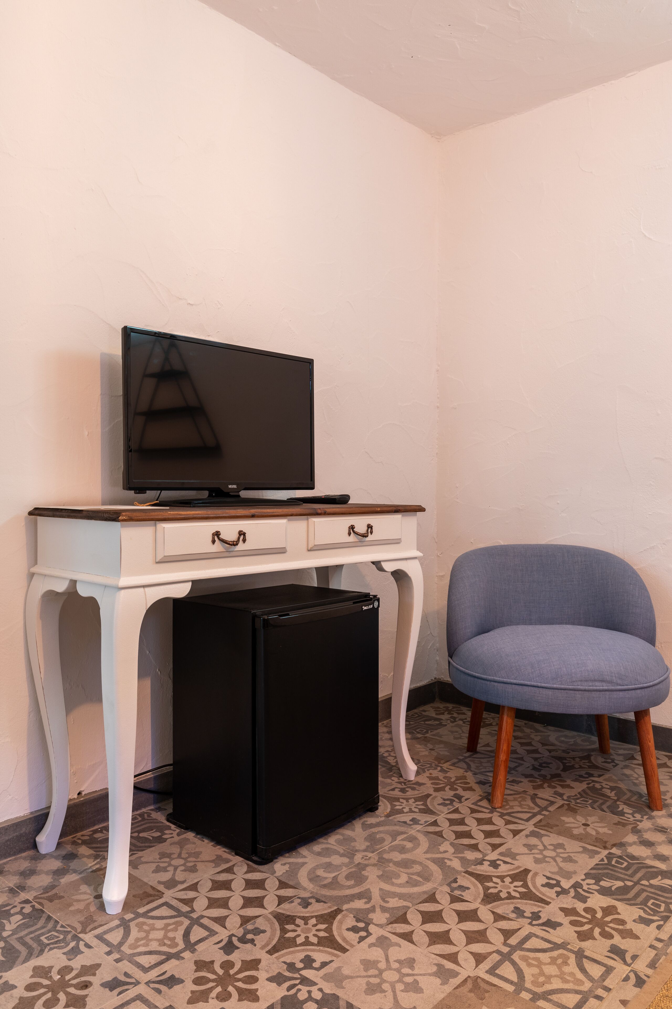 economy room, basement floor | minibar, individually decorated, free cots/infant beds, rollaway beds