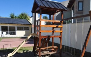 Children's play area - outdoor - Duplex del Sol (Villa Carlos Paz)