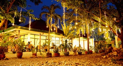 Seasons Hotel and Convention Center