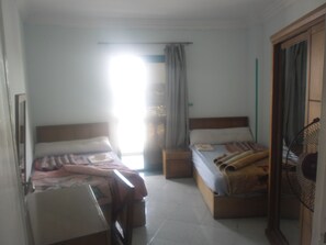 Apartment, 3 Bedrooms, Sea View | Living room