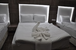 Minibar, desk, laptop workspace, soundproofing - Mevlana Palace (Konya)