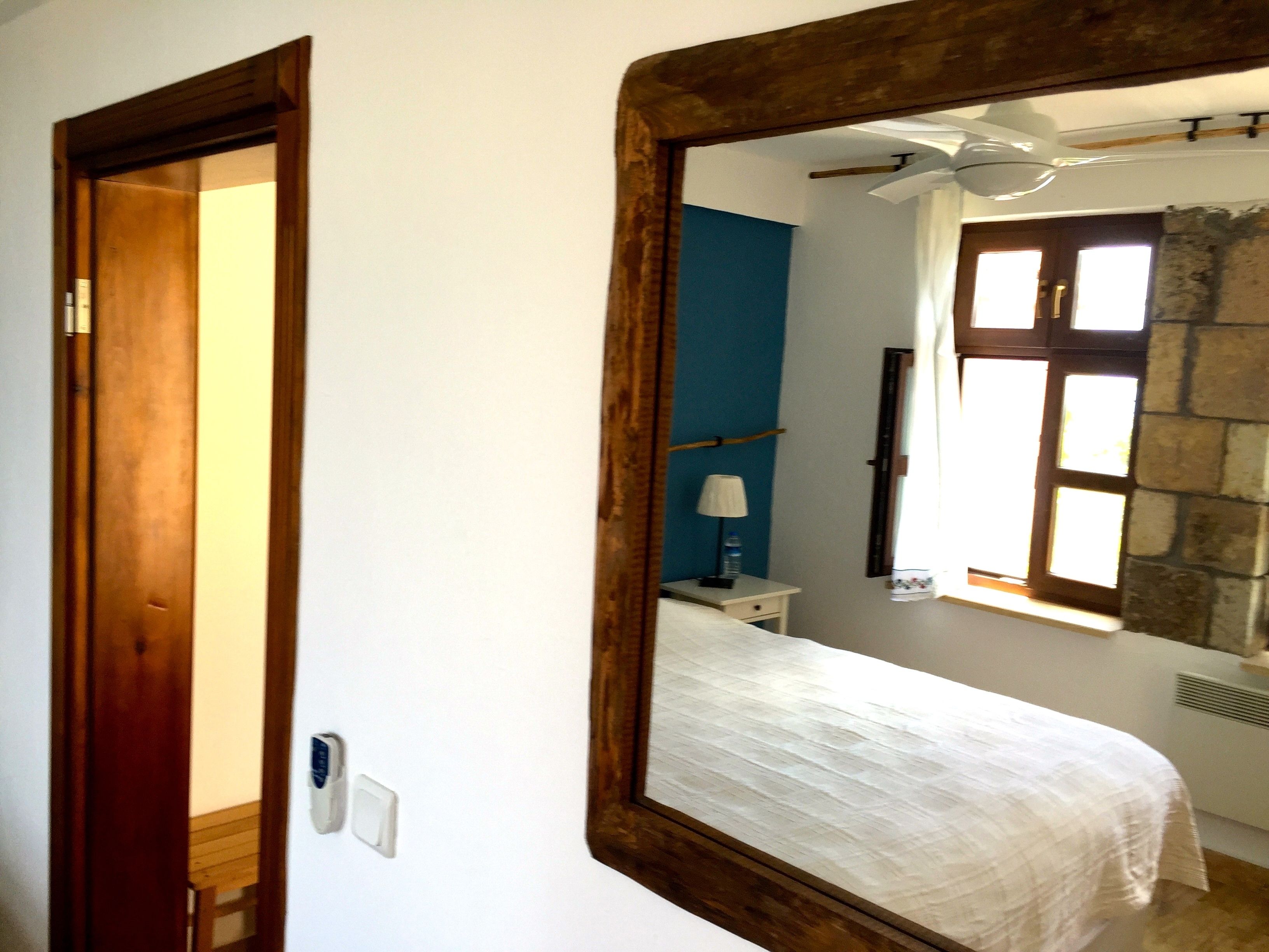 desk, soundproofing, free wifi, bed sheets