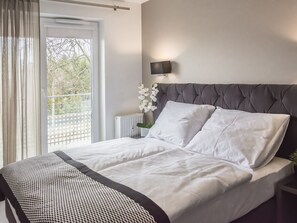 Apartamento (Solna B203) | 1 quarto, roupas de cama premium, ferros/tábuas de passar roupa