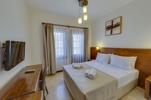 Minibar, in-room safe, laptop workspace, soundproofing - Orcey Hotel (Datça)