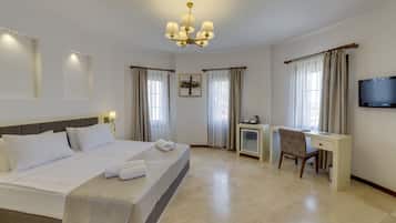 Premium-Doppelzimmer | Minibar, Zimmersafe, laptopgeeigneter Arbeitsplatz