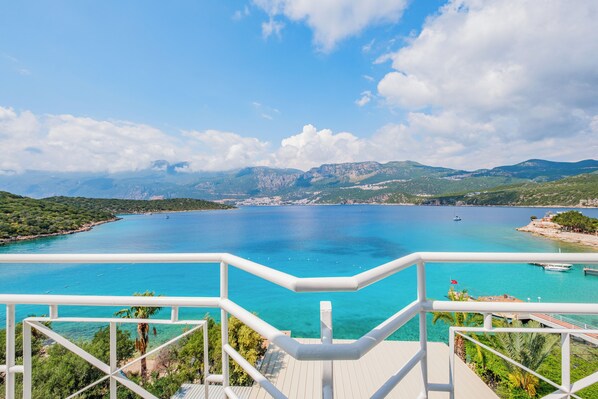 Deluxe Room, Sea View | Terrace/patio - La Moda Beach Hotel (Kas)