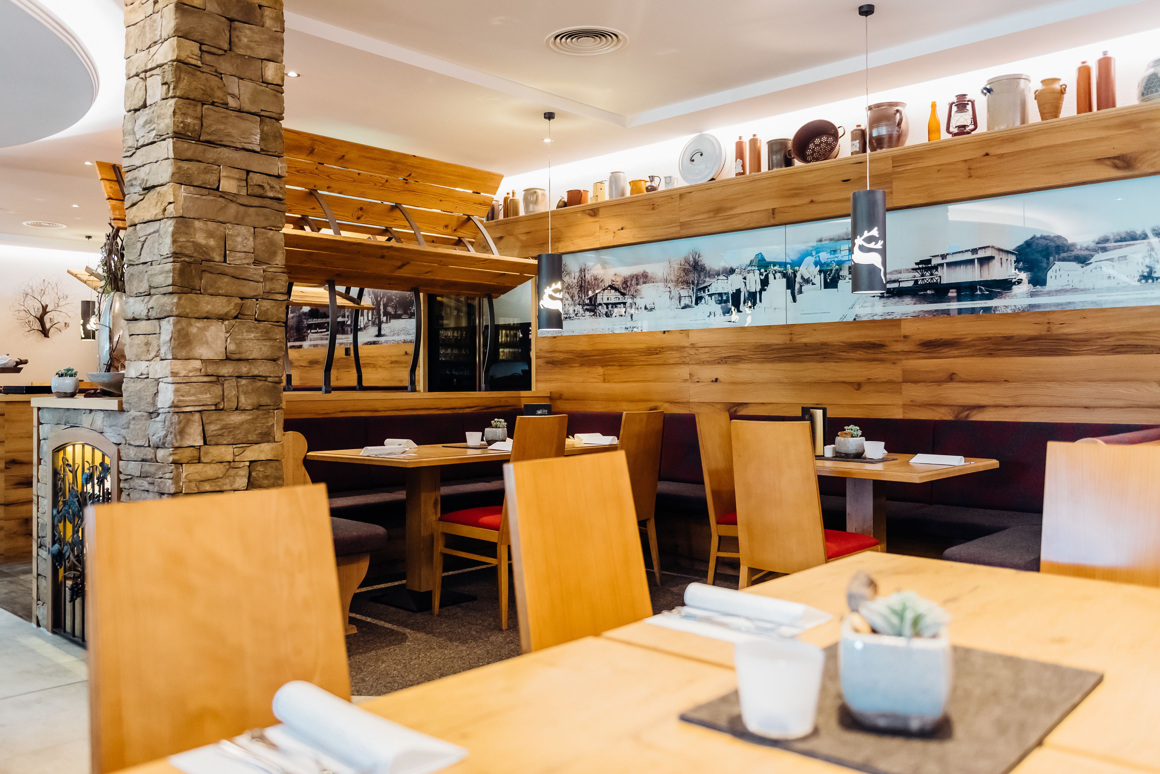 2 restaurants, breakfast, lunch served; local and international cuisine