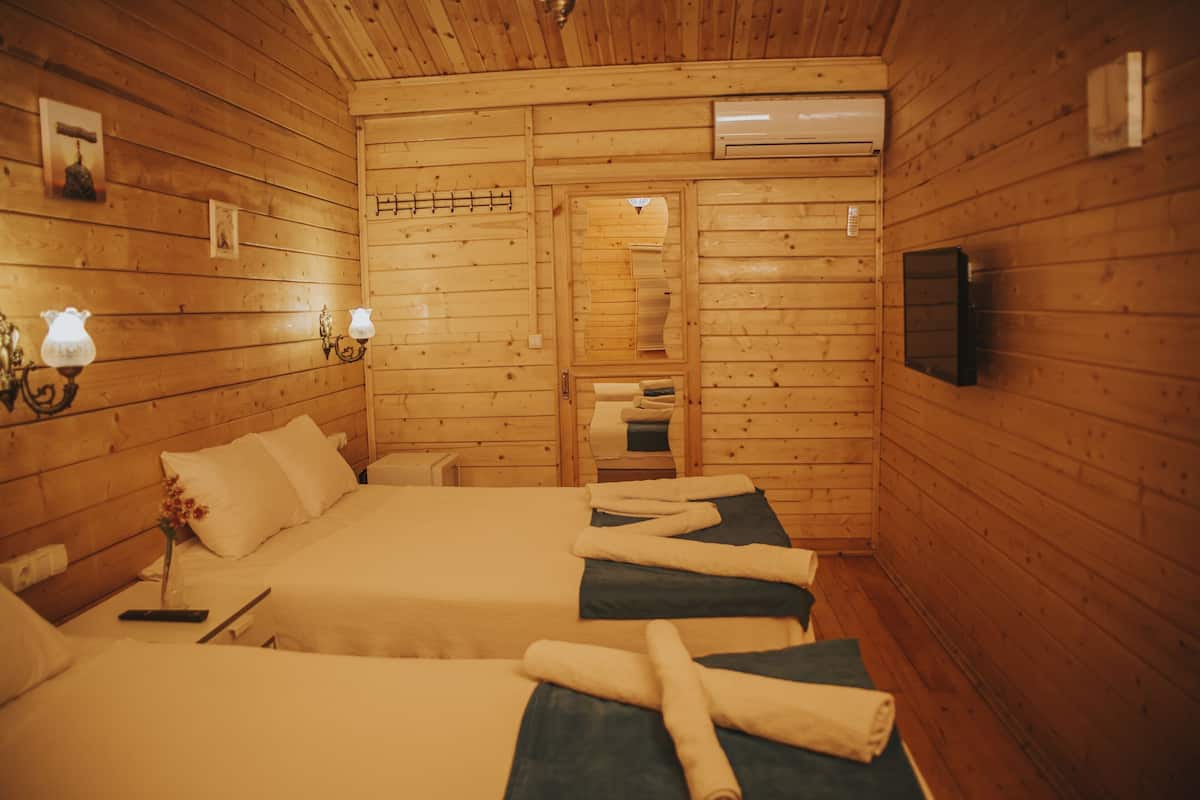 Minibar, in-room safe, soundproofing, free WiFi