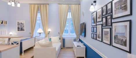 Suite (Azure) | Coffre-fort, décor unique, ameublement unique, rideaux d’obscurcissement