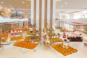 4 restaurantes: opção de café da manhã, almoço e jantar