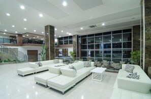 Lobby - Palm Wings Beach Resort & Spa Kusadasi- All Inclusive (Kusadasi)