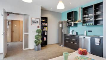 Economy Quadruple Room, Shared Bathroom | Shared kitchen