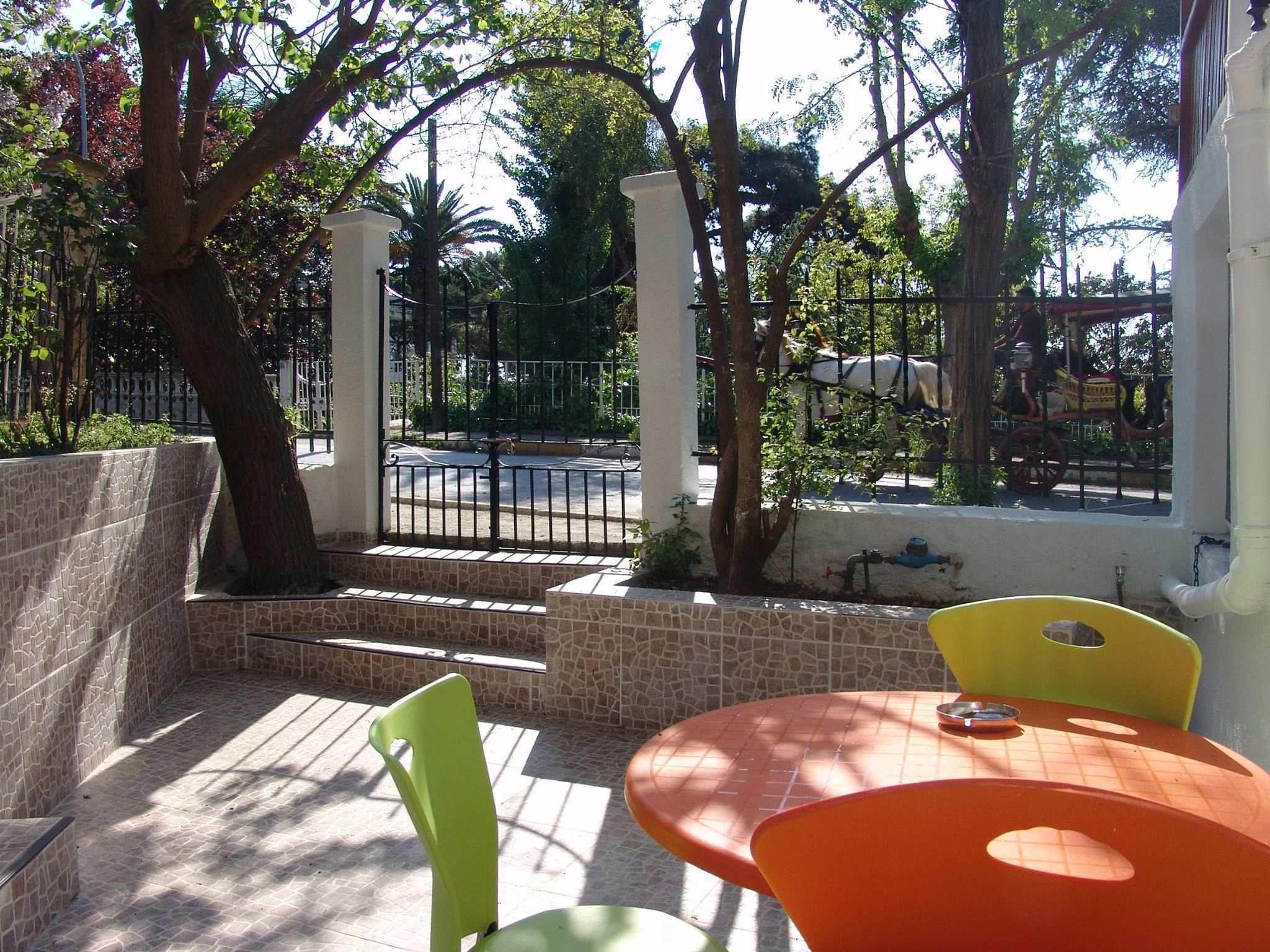 Tempat makan outdoor