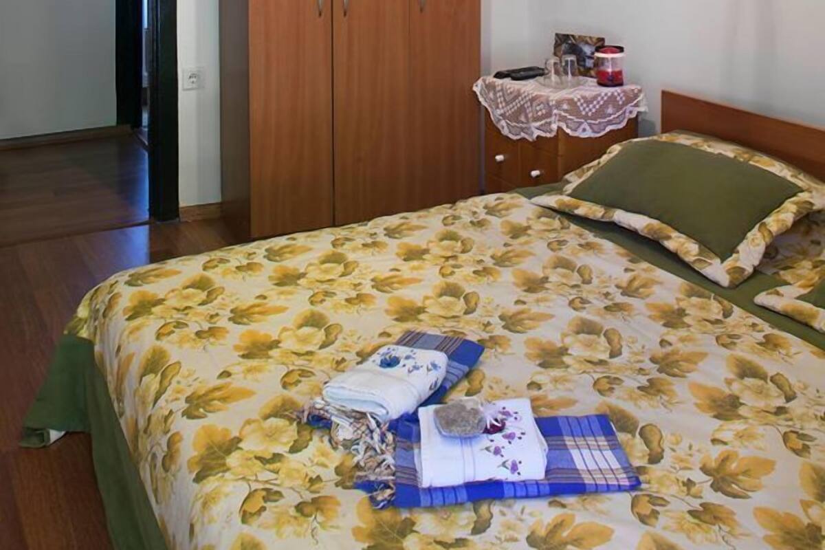 Habitación clásica doble (Shared Balcony) | Escritorio, sistema de insonorización, wifi gratis y ropa de cama