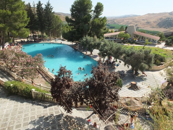 Children's play area - outdoor - Balneario de Alicún de las Torres (Villanueva de las Torres)