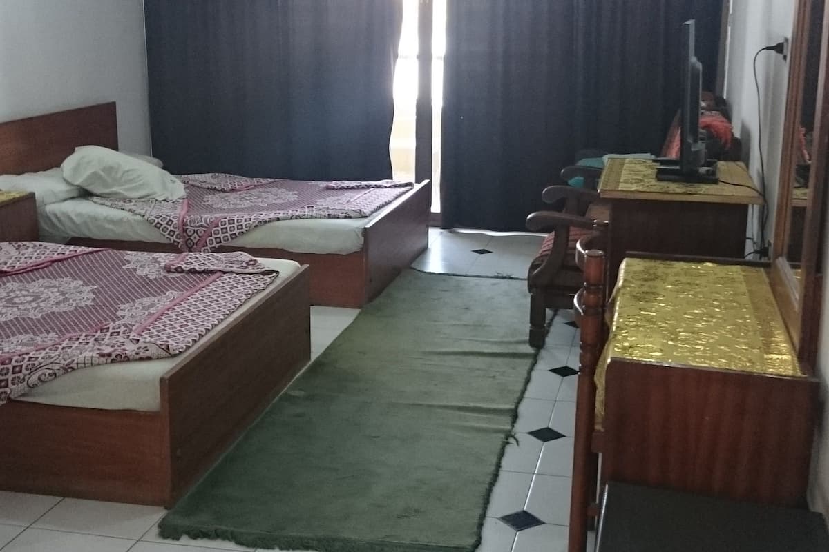 double room, river view | in-room safe, free wifi