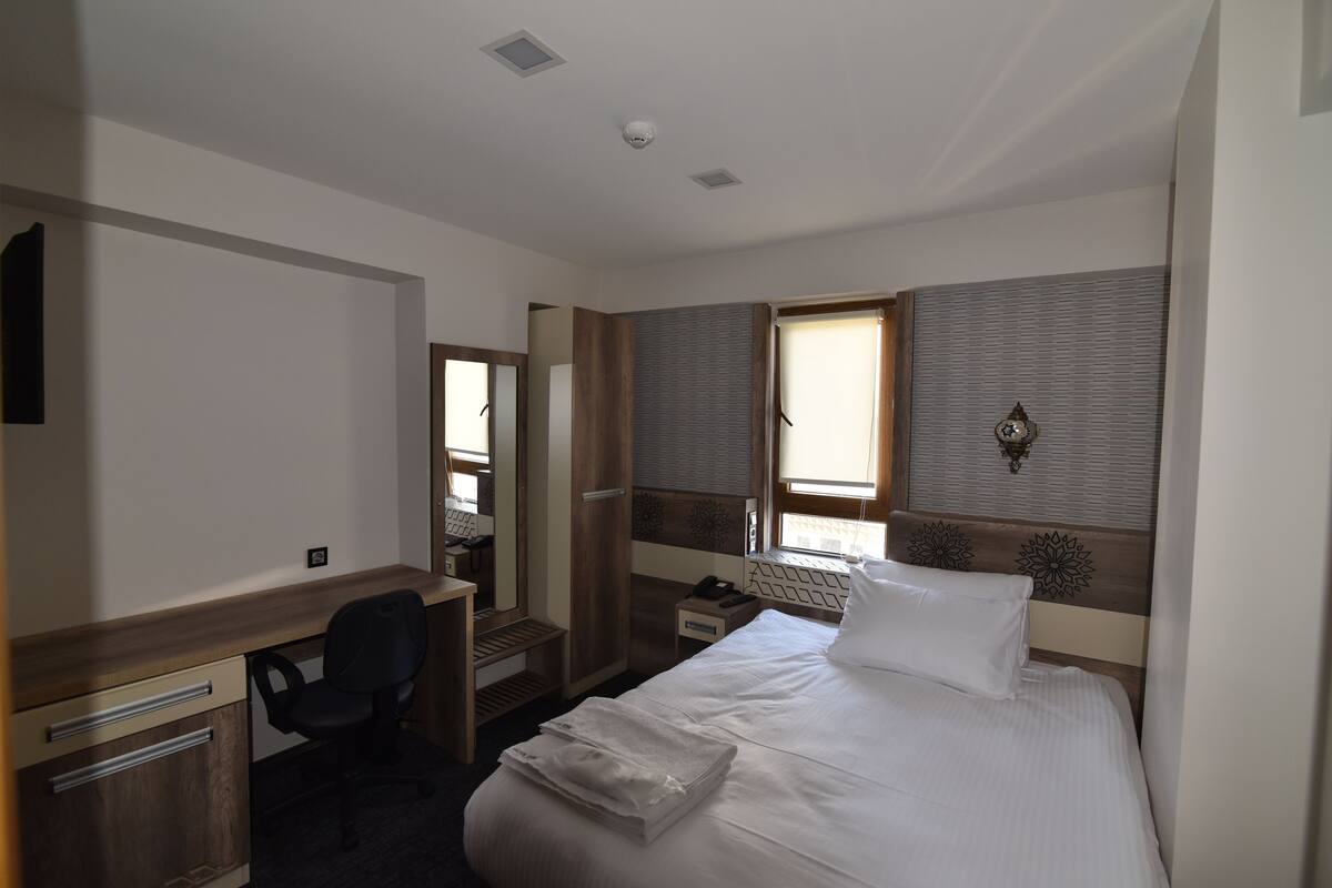 Deluxe Double Room | Premium bedding, minibar, in-room safe, desk