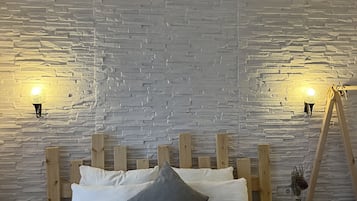 Standard Double or Twin Room | Minibar, desk, soundproofing, iron/ironing board