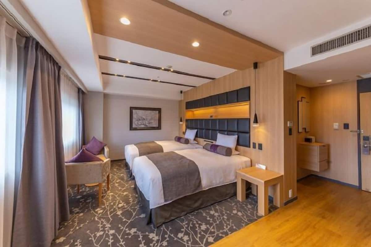 In-room safe, desk, free WiFi, bed sheets