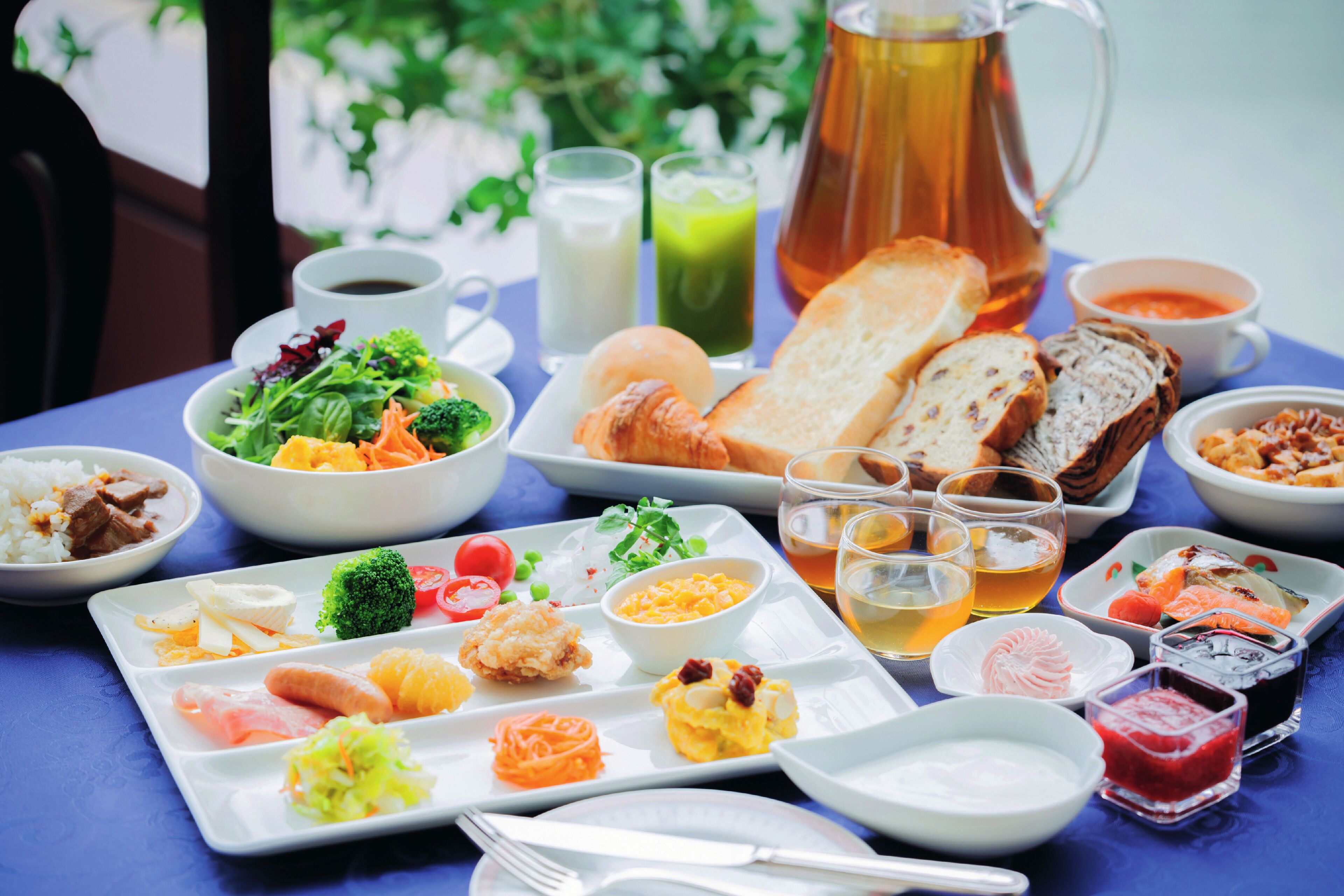 Bữa sáng buffet hàng ngày với phụ phí nhỏ 