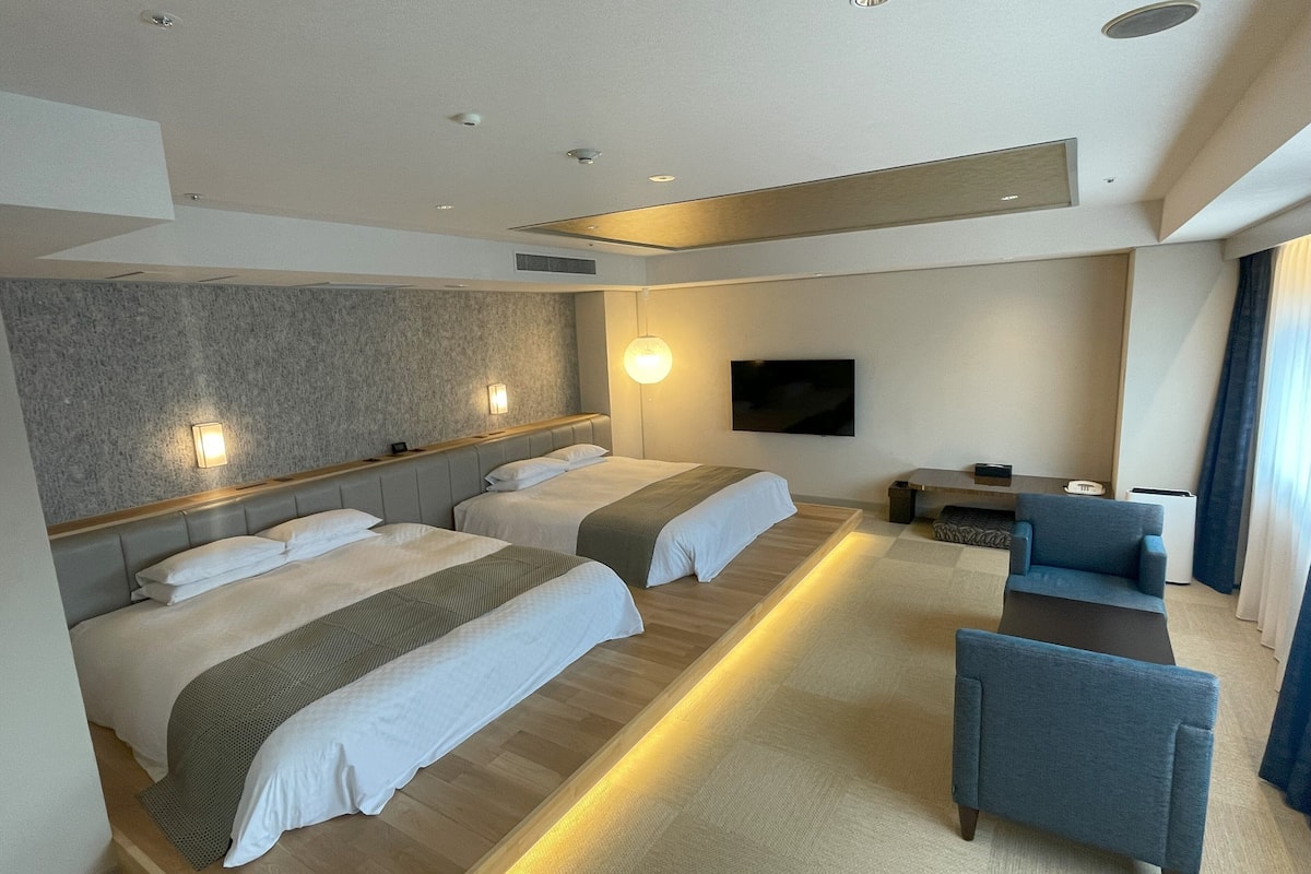 Royal Suite, Non Smoking, Sauna | In-room safe, desk, free WiFi, bed sheets
