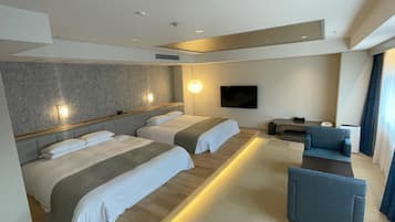 In-room safe, desk, free WiFi, bed sheets