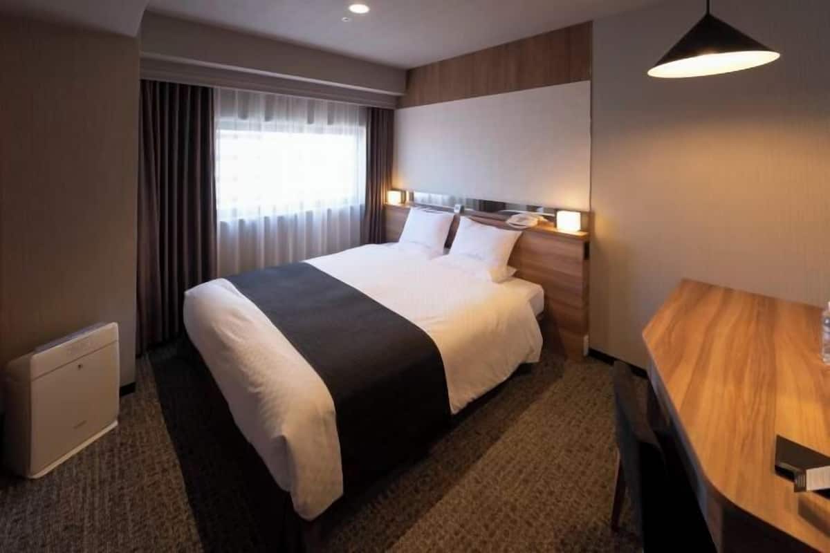 In-room safe, desk, free WiFi, bed sheets