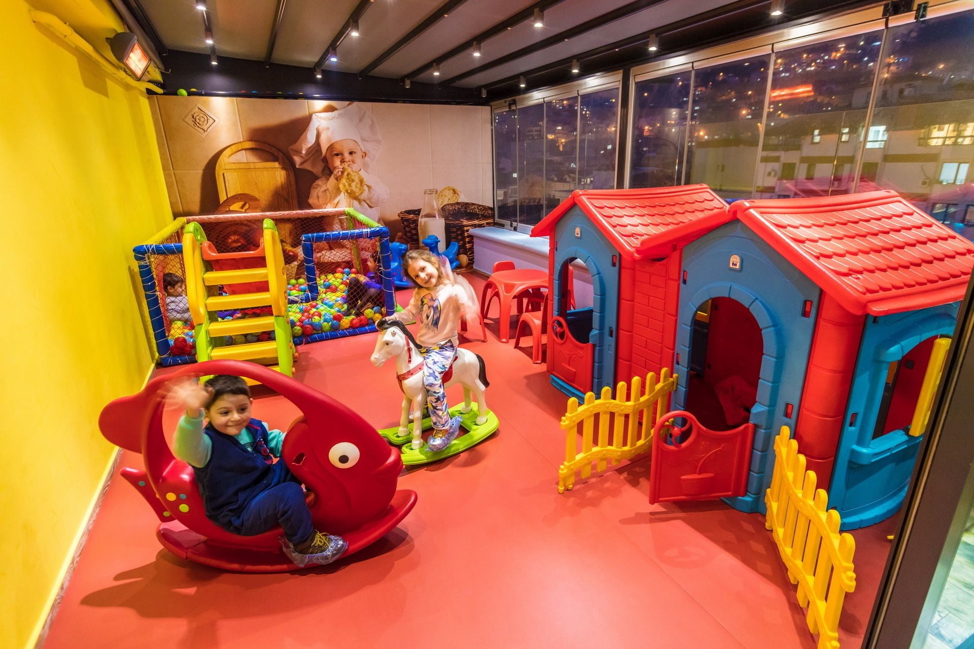 children’s play area – indoor
