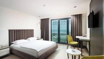 Minibar, in-room safe, desk, soundproofing