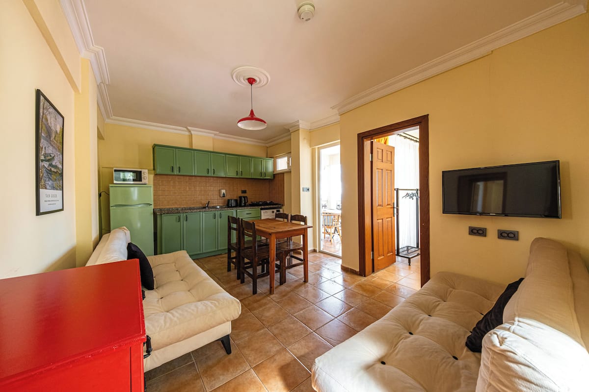 Apartment, Garden View | 1 bedroom, premium bedding, free WiFi, bed sheets