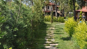 Property grounds - Well Done Hotel (Sapanca)