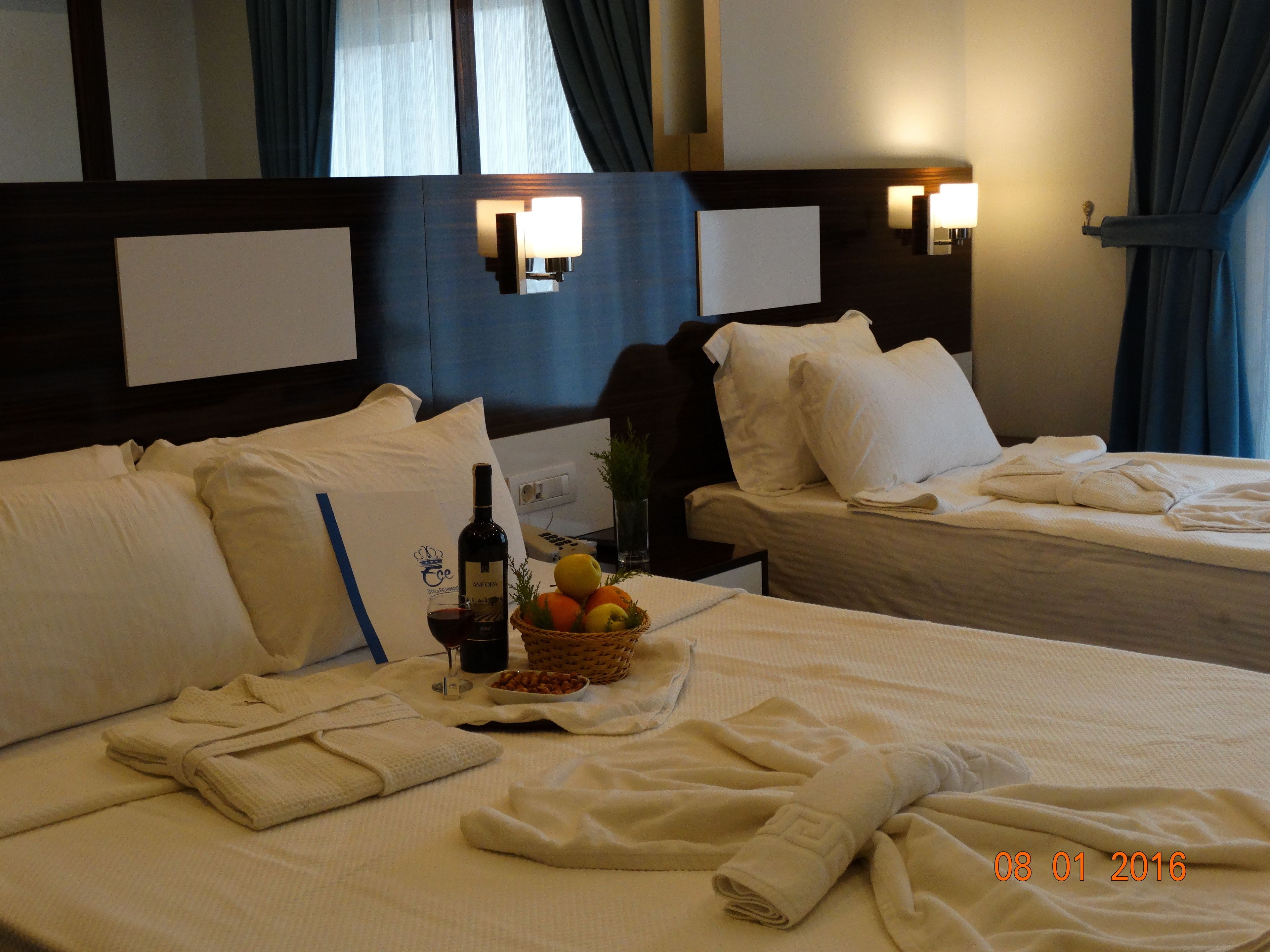 1 bedroom, premium bedding, minibar, in-room safe
