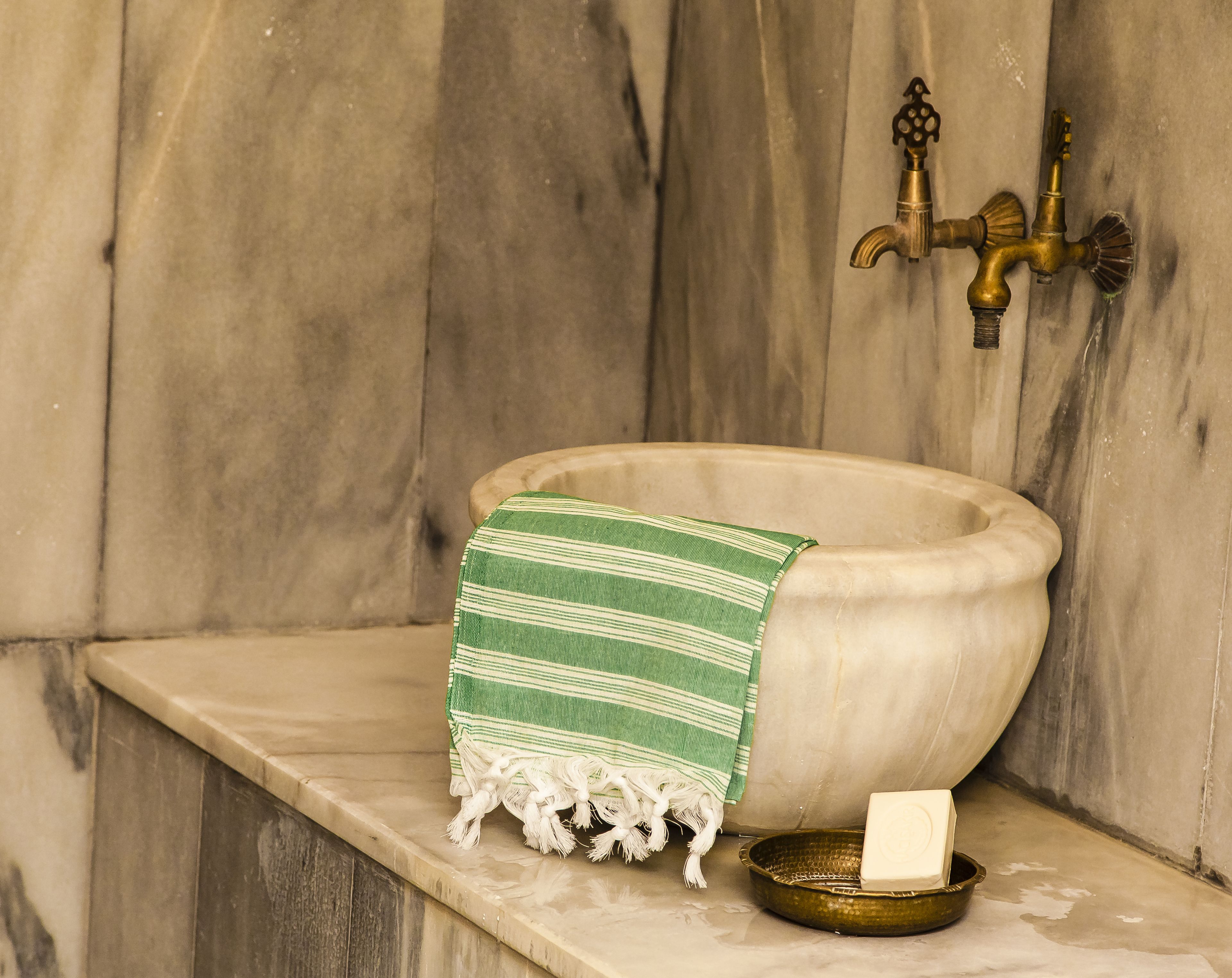 hot tub, hot springs/mineral springs, turkish bath/hammam