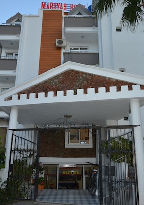Entrada al alojamiento