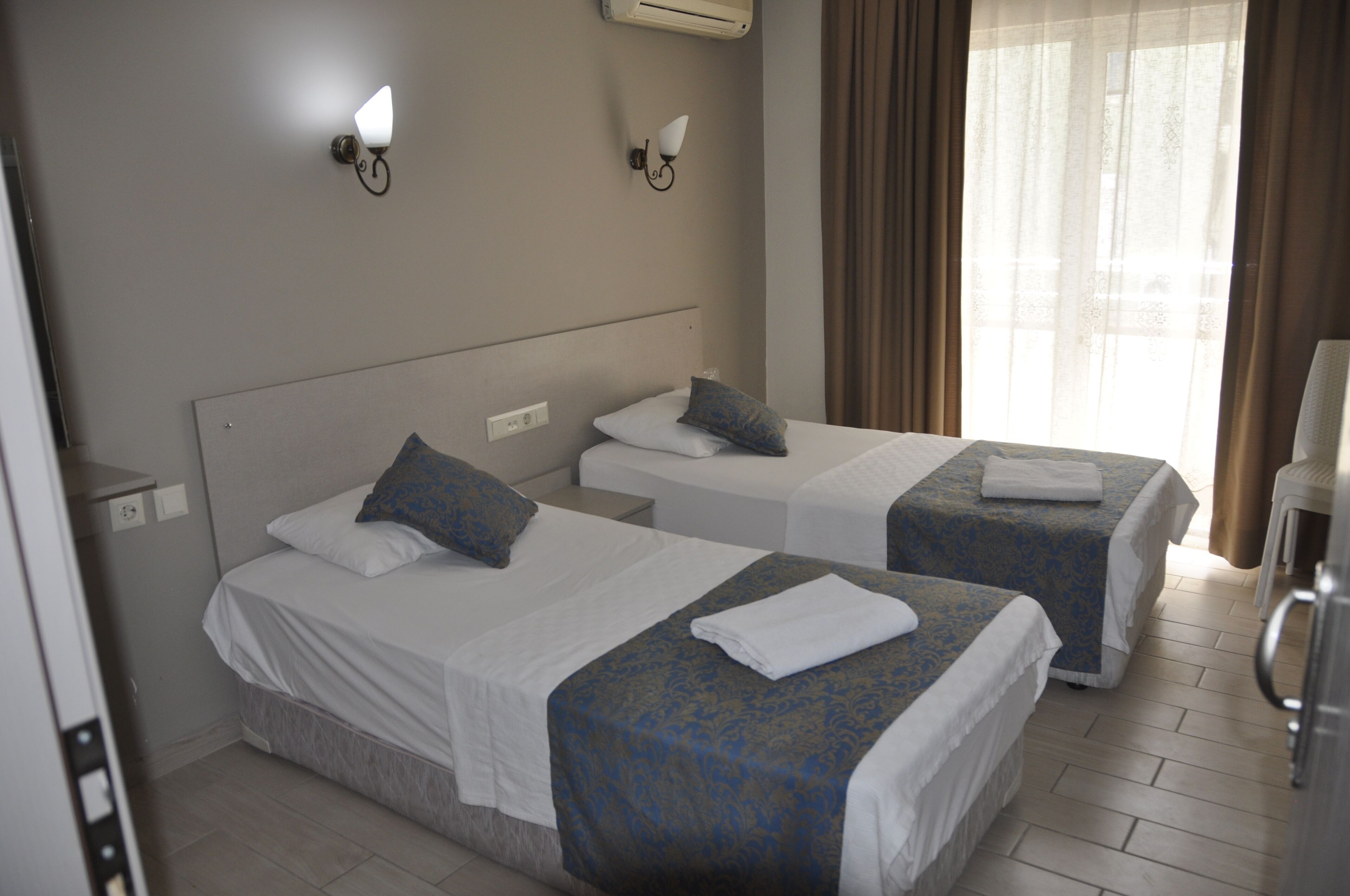 In-room safe, iron/ironing board, free WiFi, bed sheets