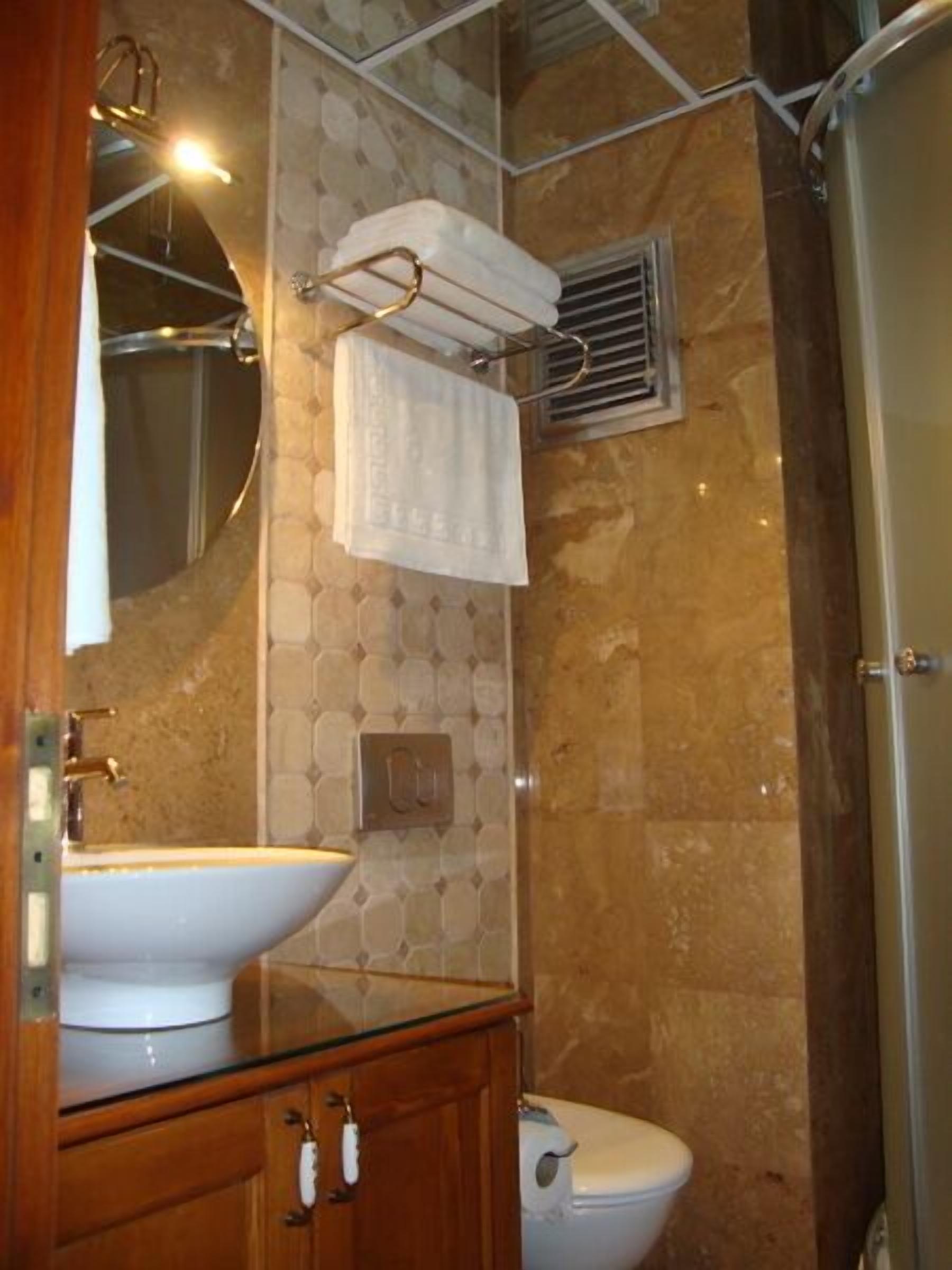 shower, free toiletries, hair dryer, slippers