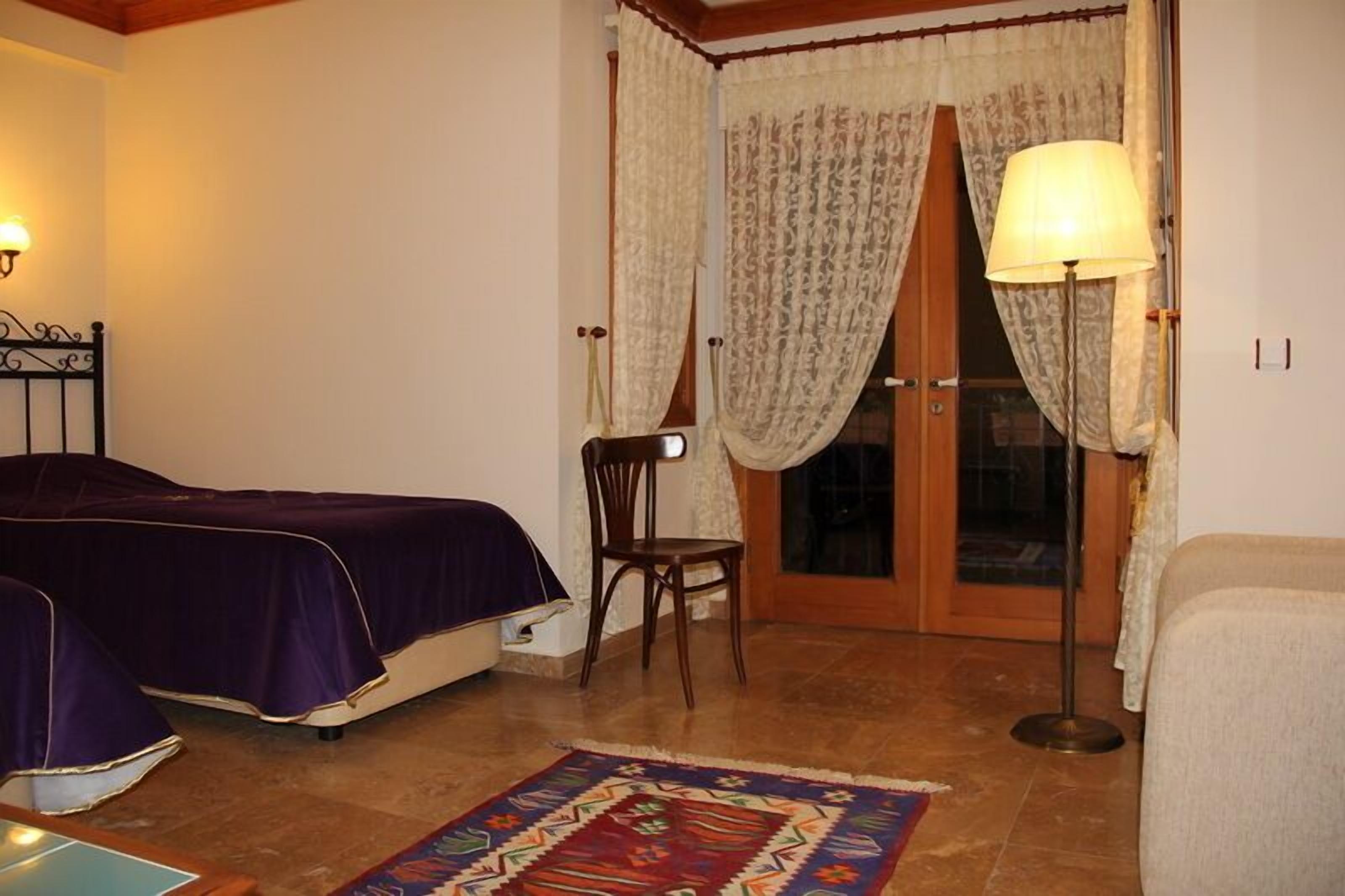 double or twin room, city view | minibar, in-room safe, desk, soundproofing