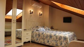 Double Room (Attic) | Minibar, in-room safe, desk, soundproofing