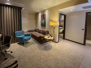 Luxury Suite | Memory-foam beds, minibar, in-room safe, desk - Ostimpark Business Hotel (Ankara)