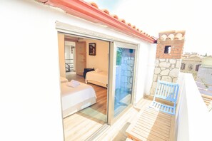 Comfort Triple Room, Balcony | Terrace/patio