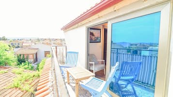 Comfort Double Room, Balcony | Premium bedding, minibar, desk, blackout drapes