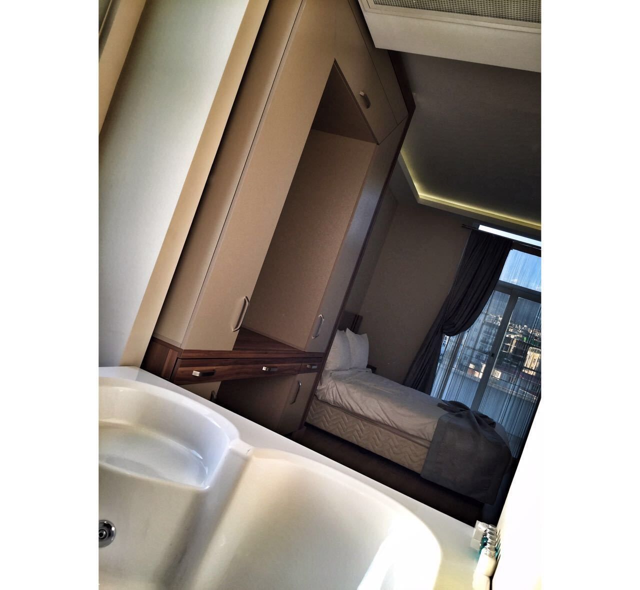 deep-soaking bathtub