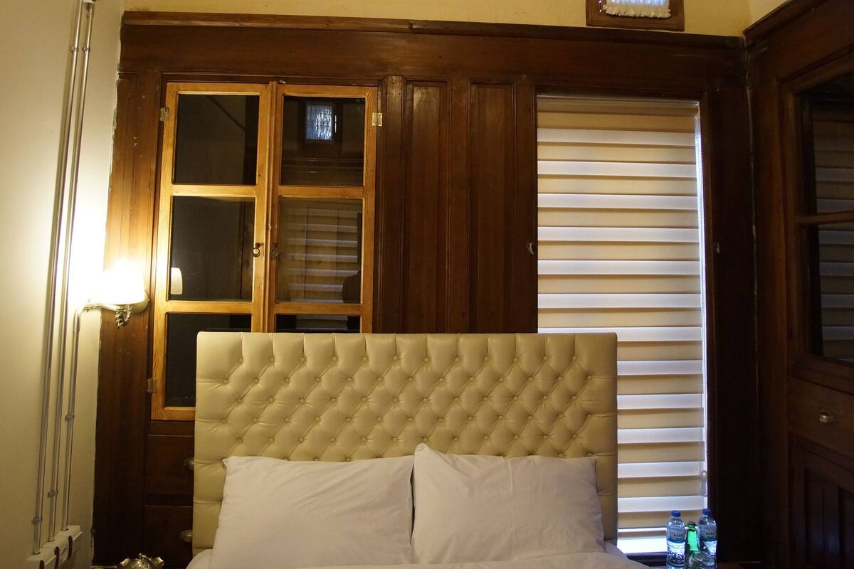 Standard Single Room | Peti besi dalam bilik, meja, seterika/papan seterika, Wi-fi percuma 