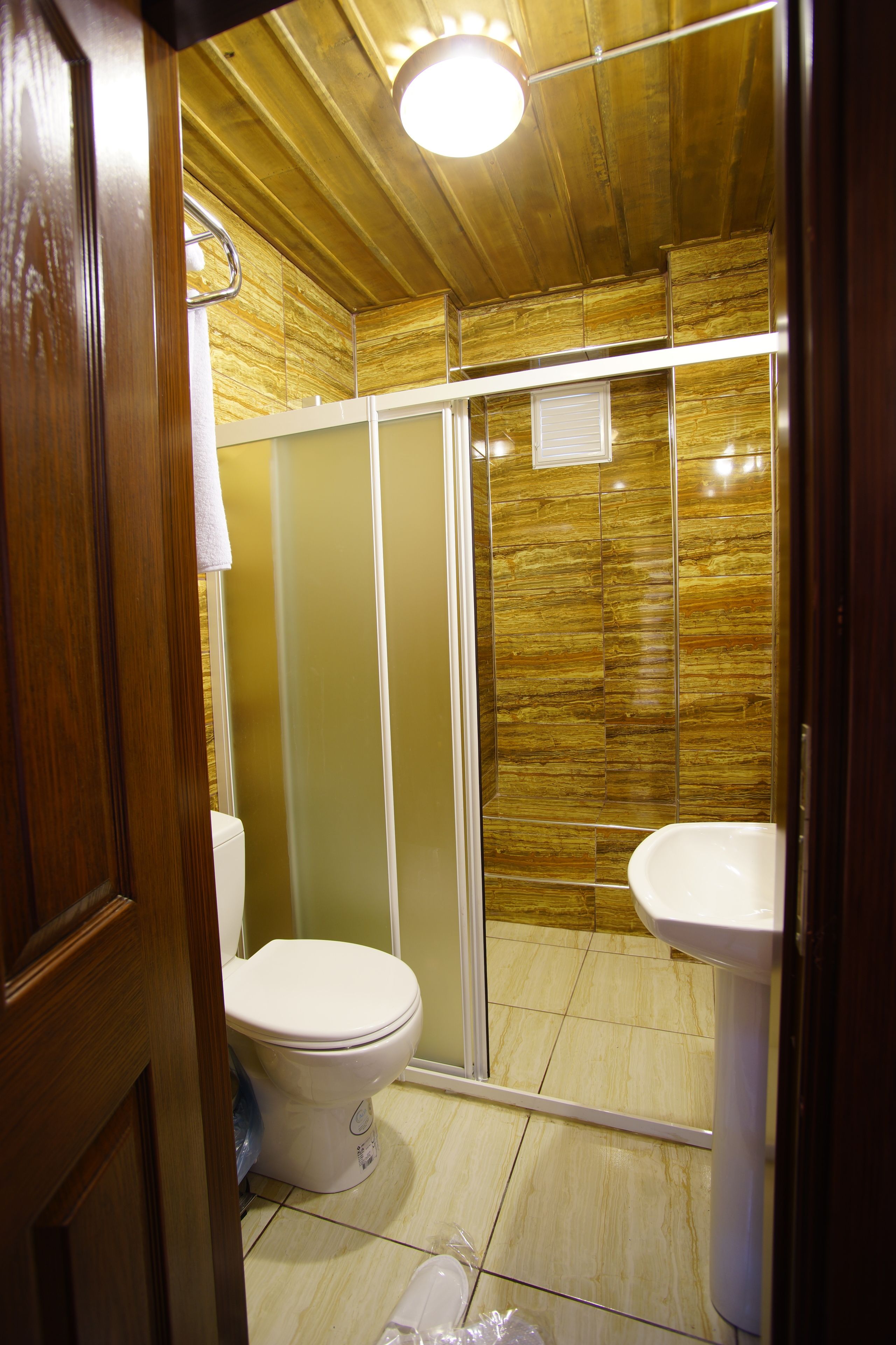 shower, free toiletries, hair dryer, slippers