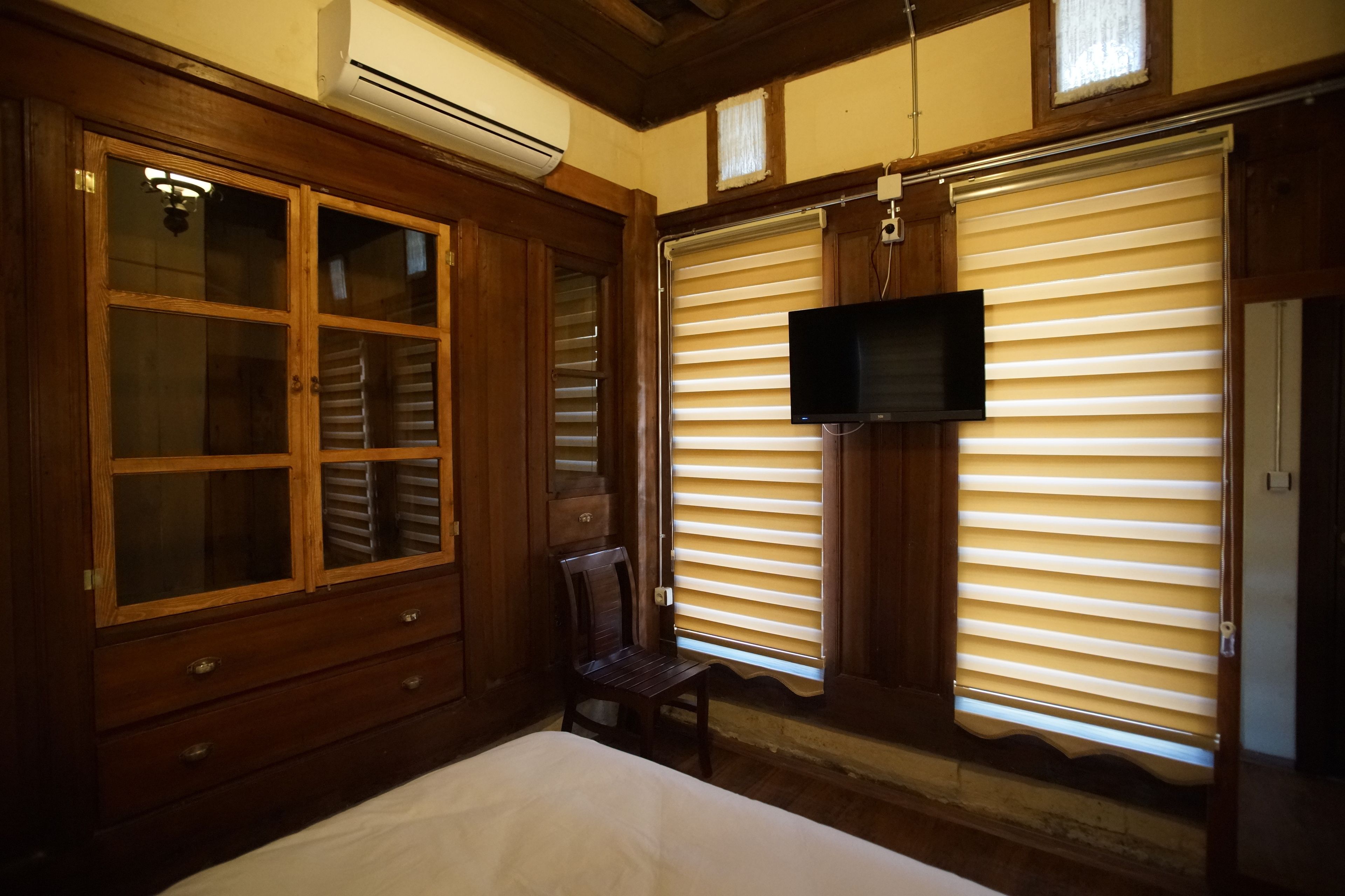 in-room safe, desk, iron/ironing board, free wifi