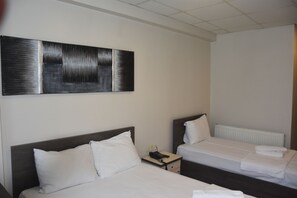 Standard Double or Twin Room | In-room safe, desk, soundproofing, free WiFi - Alize Life Hotel (Istanbul)