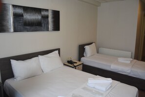 Standard Double or Twin Room | In-room safe, desk, soundproofing, free WiFi - Alize Life Hotel (Istanbul)