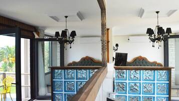 Suíte premium | Banheiro | Produtos de toalete grátis, secador de cabelo, chinelos